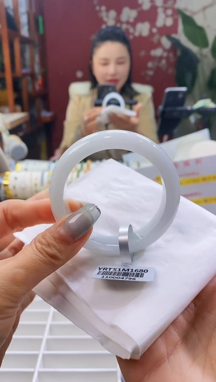 【闪购商品】翡翠手镯未镶嵌33显白5253/12.5*7.9