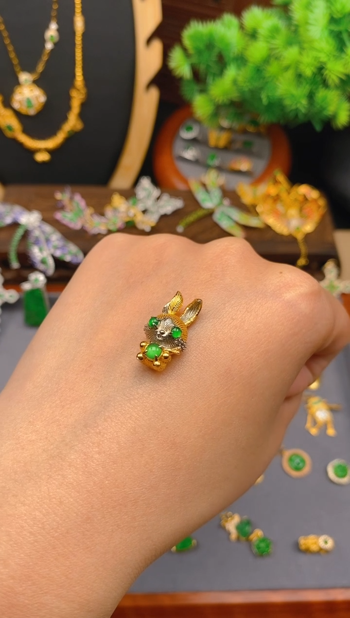 【闪购商品】翡翠吊坠(不含链)银S925镶嵌小萌兔