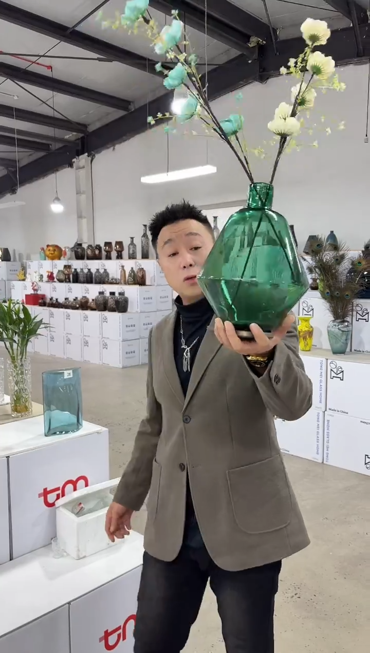 h-69号绿色花瓶一个