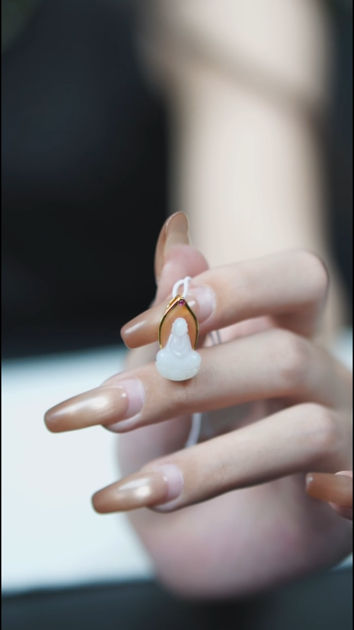 吊坠(赠链)未镶嵌和田玉HA00238 