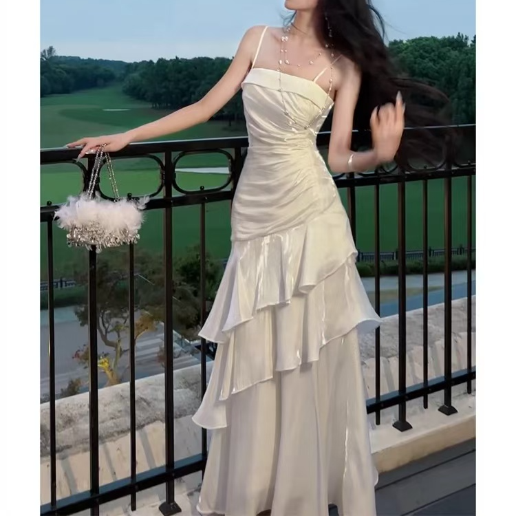 运费补贴【鸢尾茉莉】小众轻奢温柔风不规则 气质花朵连衣鱼尾裙