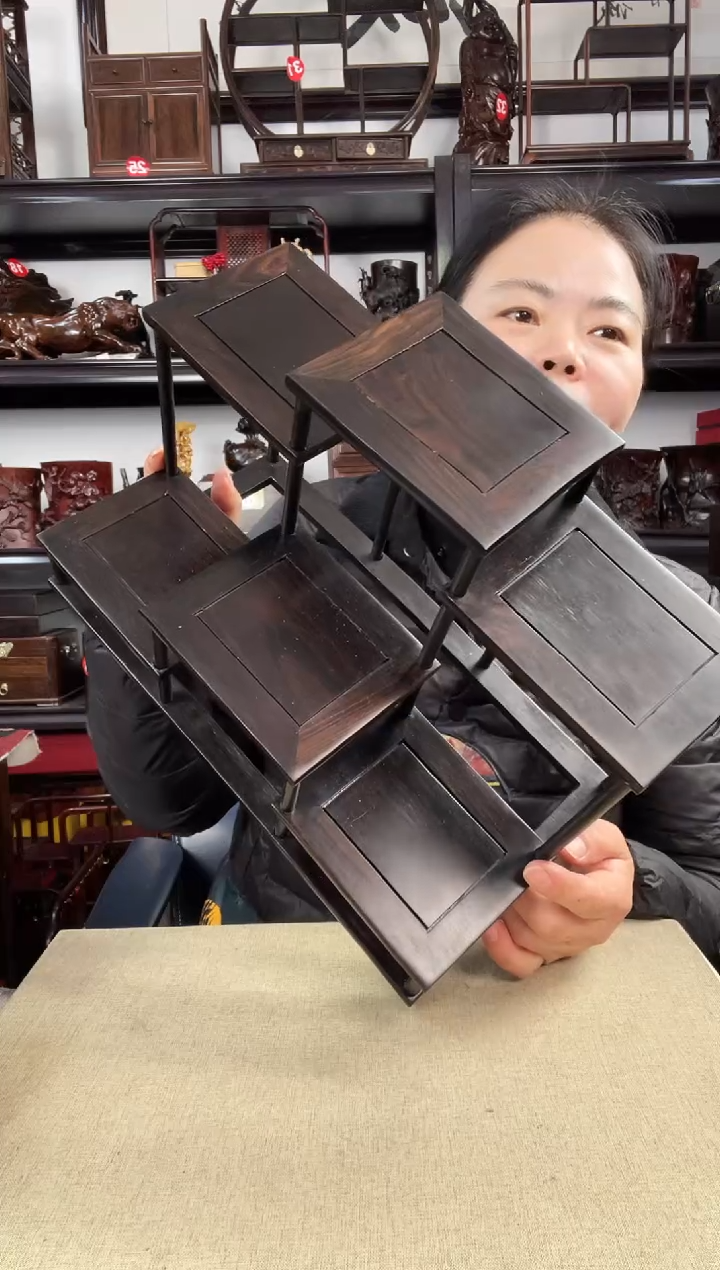 木黑六连老李红木工艺品