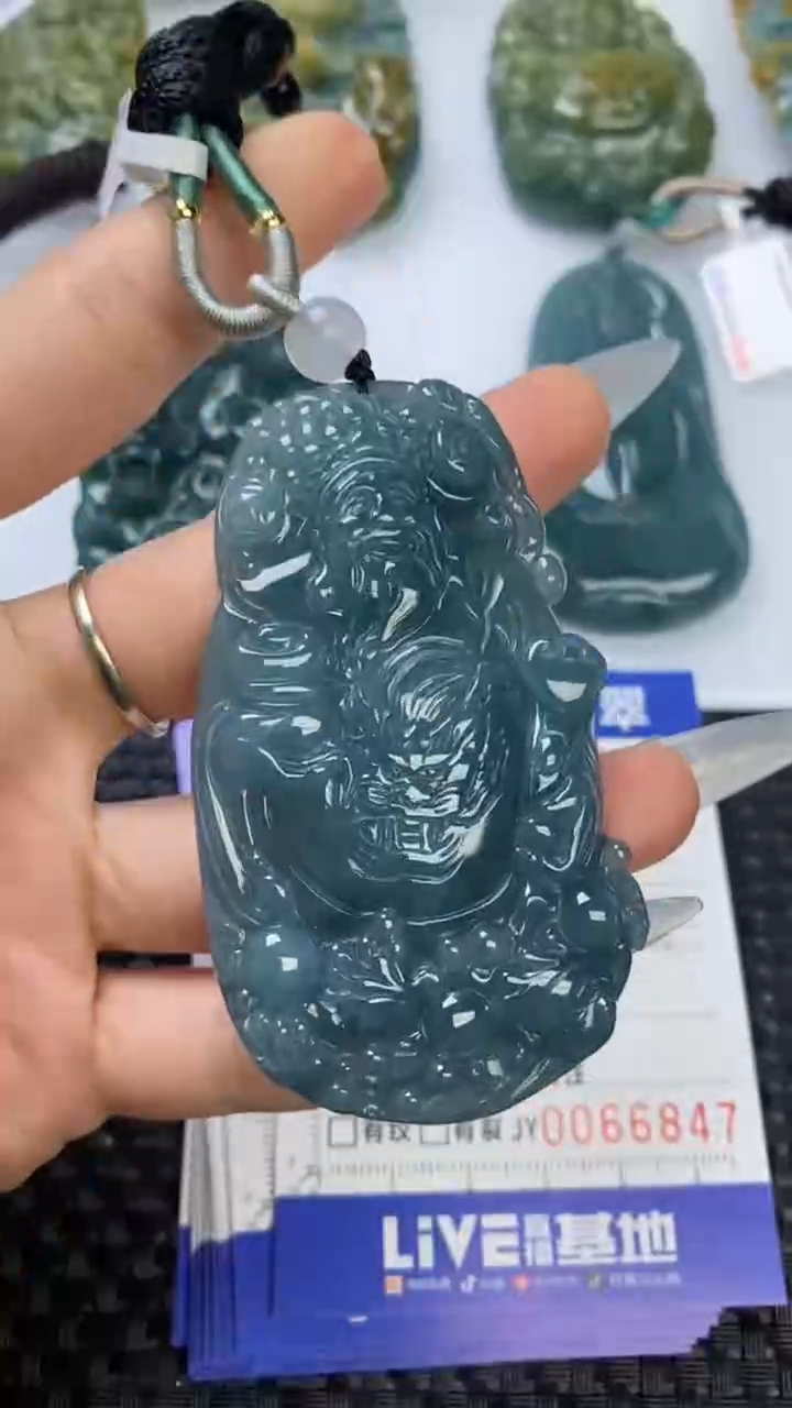 【闪购商品】翡翠颈饰未镶嵌1111111111111111