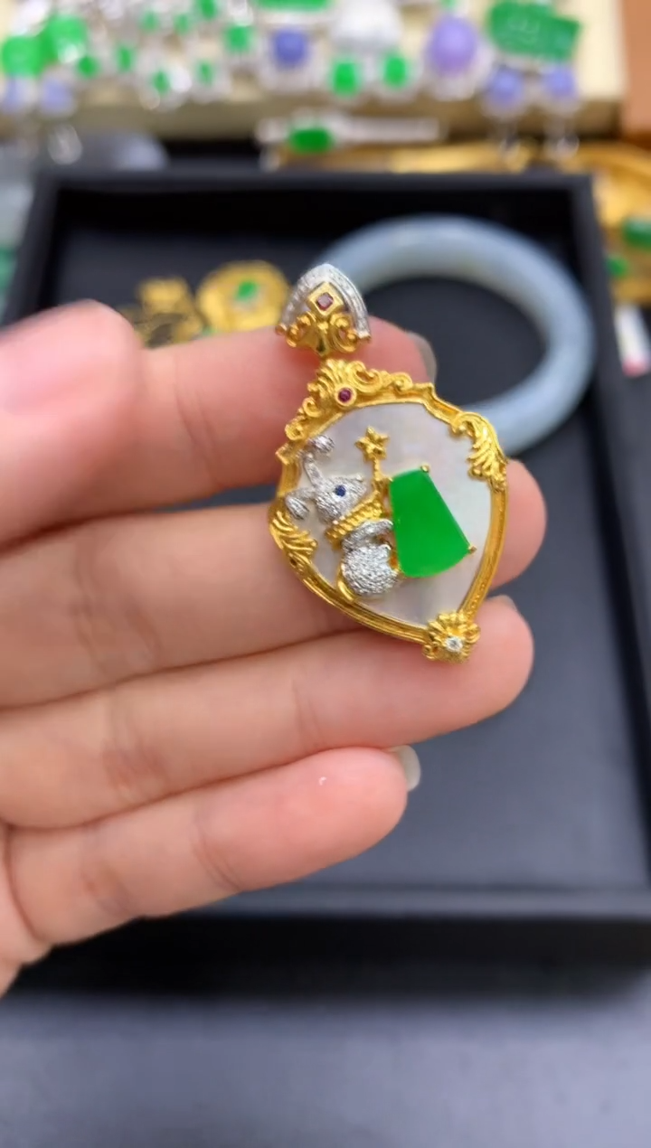 颈饰18K金镶嵌翡翠635-中国好珍宝