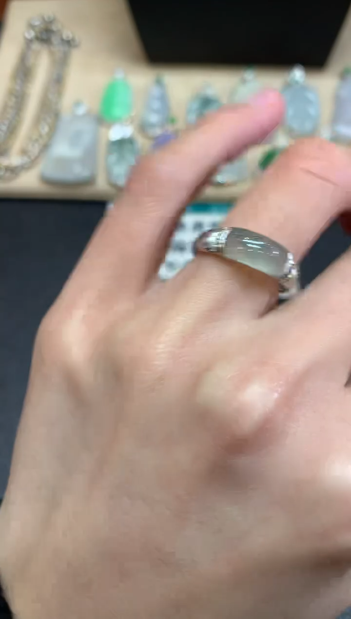 【闪购商品】翡翠戒指18K金镶嵌随形【无服务费】