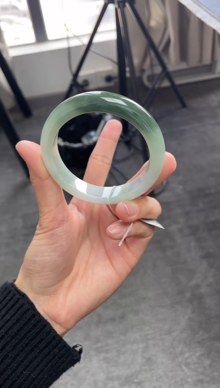 【闪购商品】翡翠手镯未镶嵌手镯