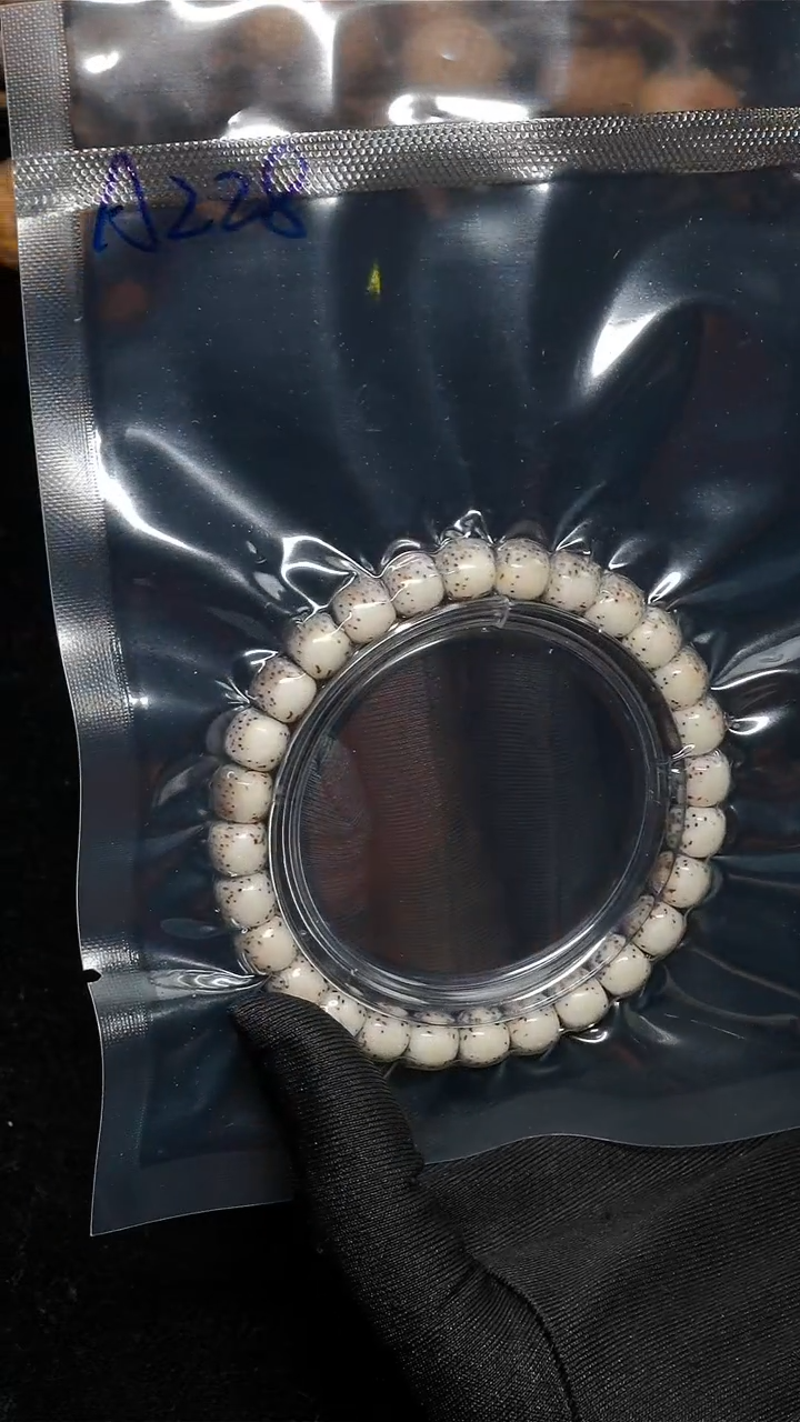 手串星月菩提A228-S灰背河豚8*7