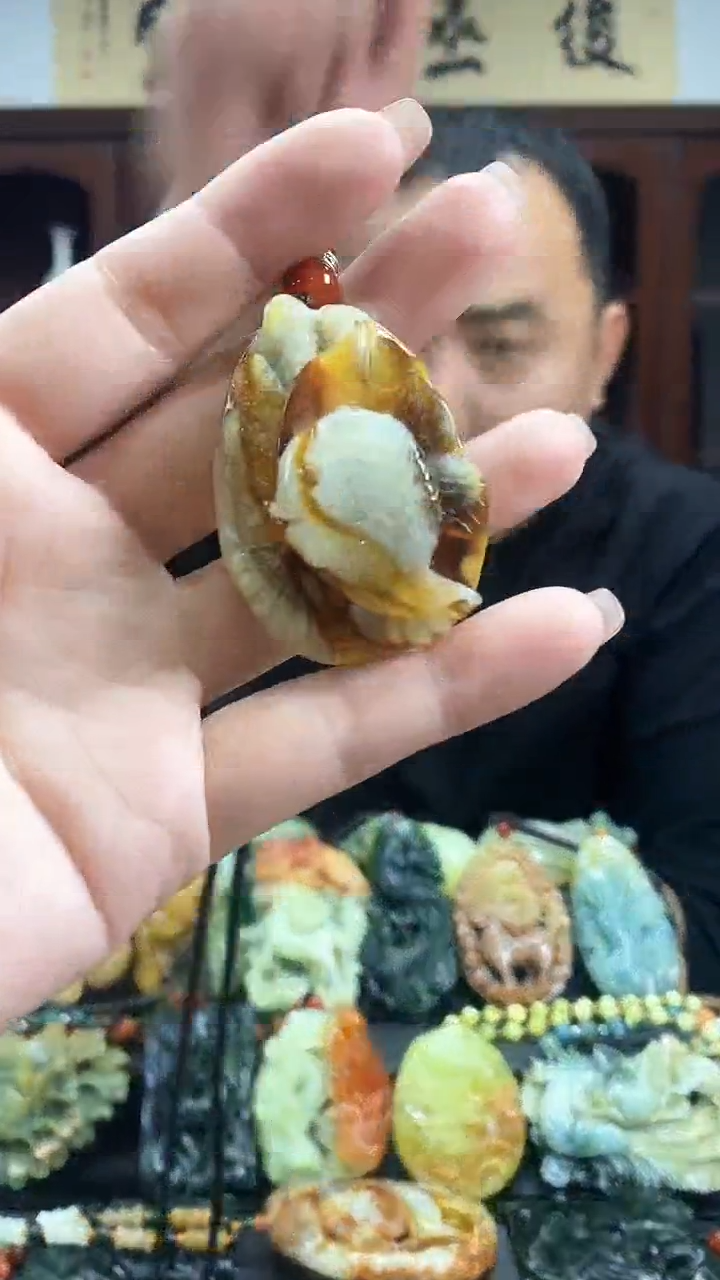 【闪购商品】蛇纹石玉吊坠未镶嵌·