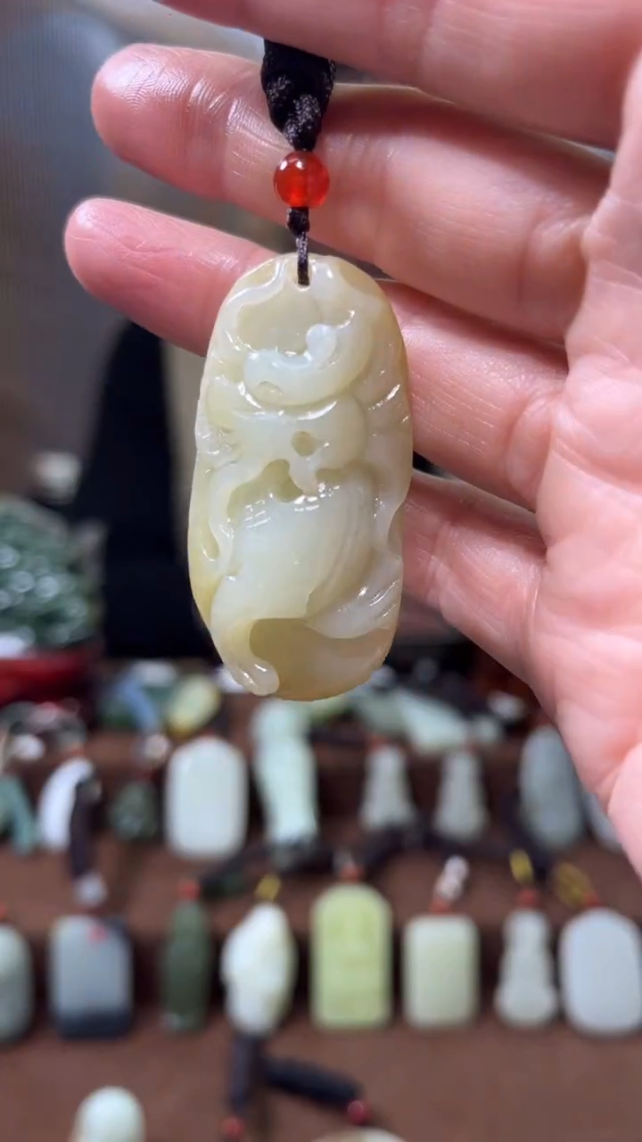 颈饰未镶嵌和田玉·