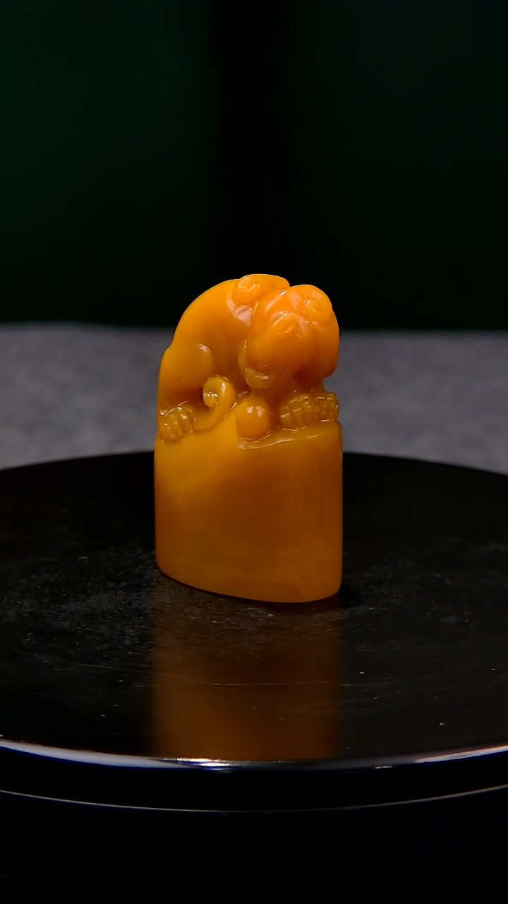 【闪购商品】田黄石麦芽黄瑞兽戏珠