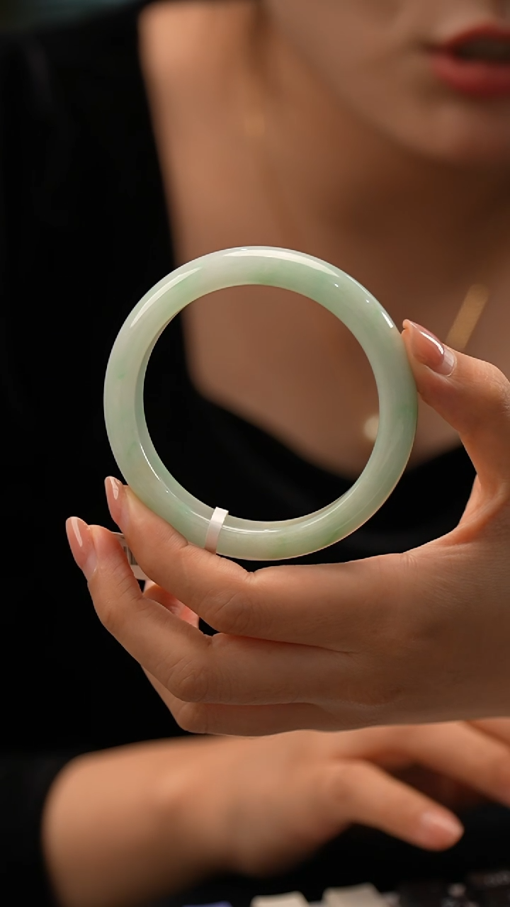 【闪购商品】翡翠手镯未镶嵌56号