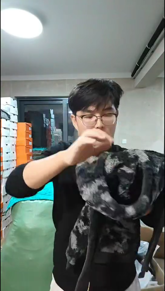 断码孤品清仓   编号 210   尺码 110