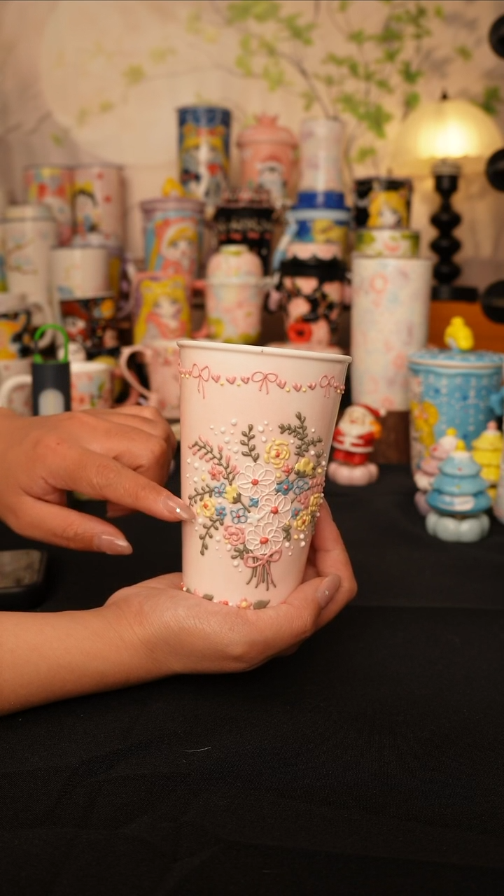 陶景德镇手绘的杯子 