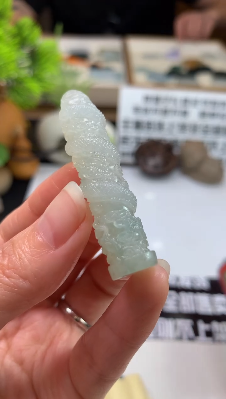 未镶嵌定制翡翠莞**笑---112859