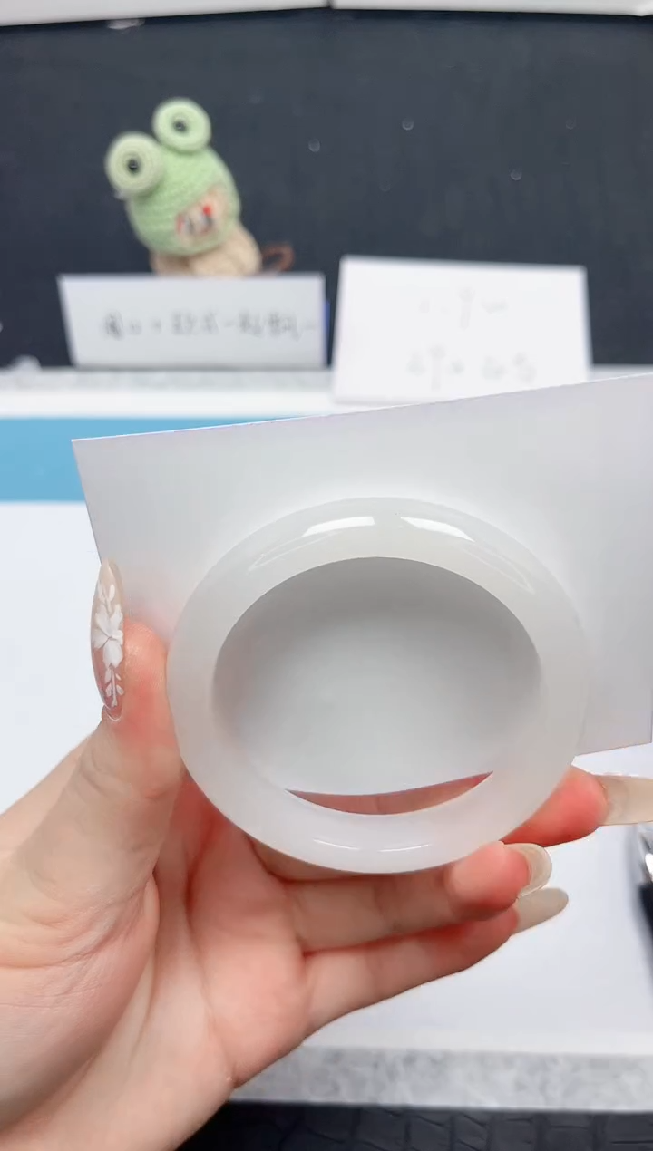 【闪购商品】石英质玉手镯未镶嵌151-52.3