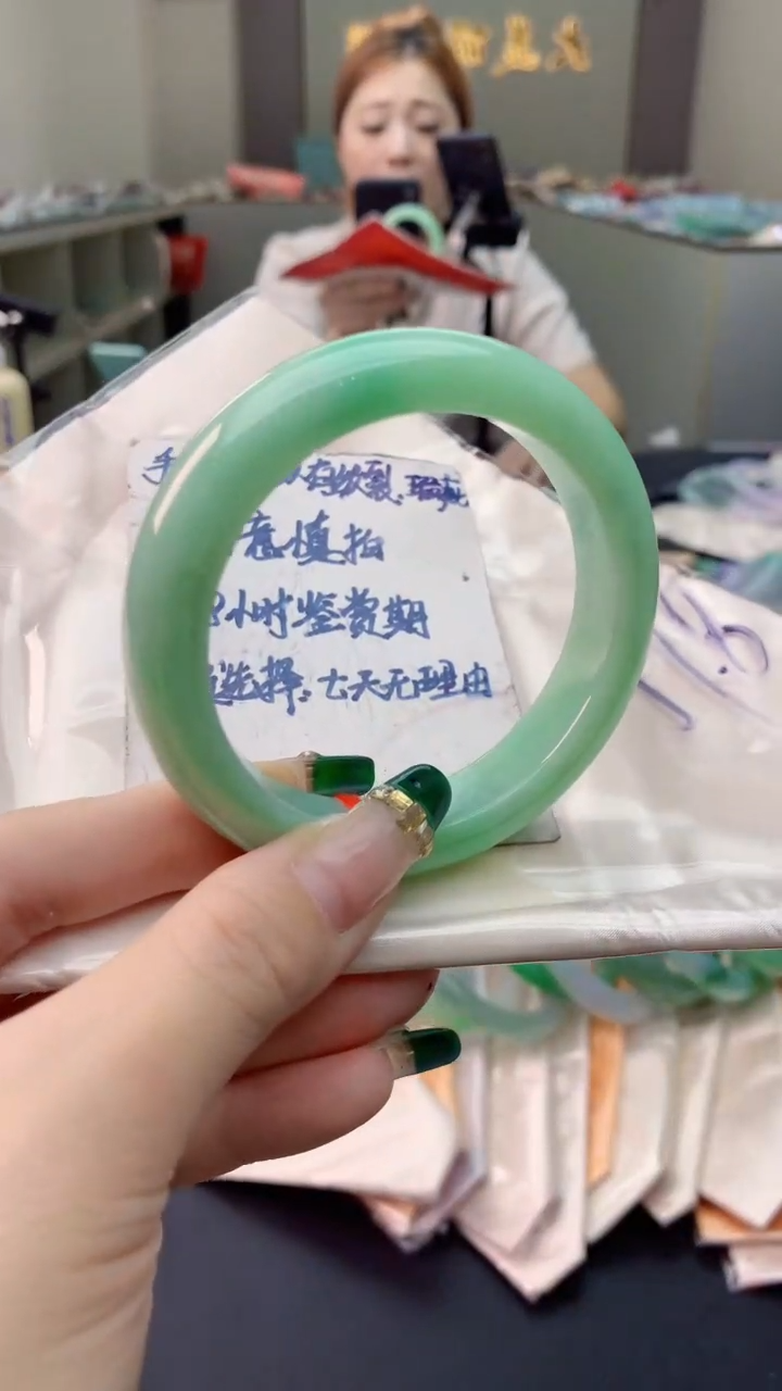 翡翠手镯未镶嵌0835625153