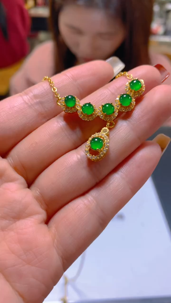 颈饰未镶嵌翡翠多样性发一