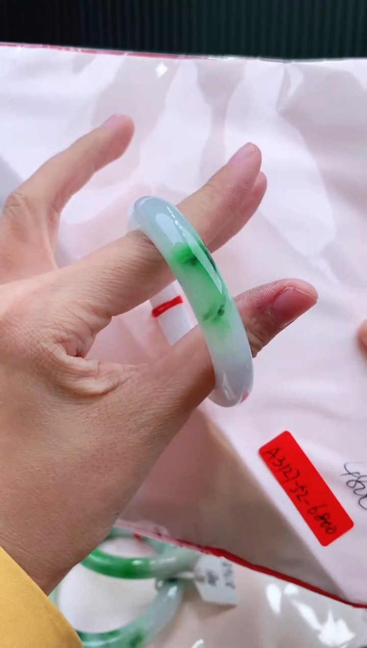 未镶嵌手镯翡翠51+