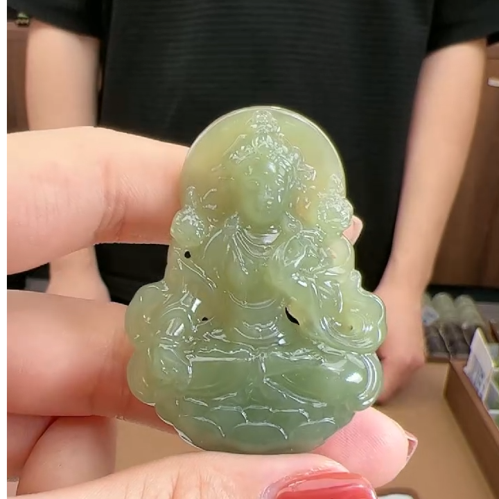 石惑珠宝-和田玉度母约53*40mm吊坠-多样性发一