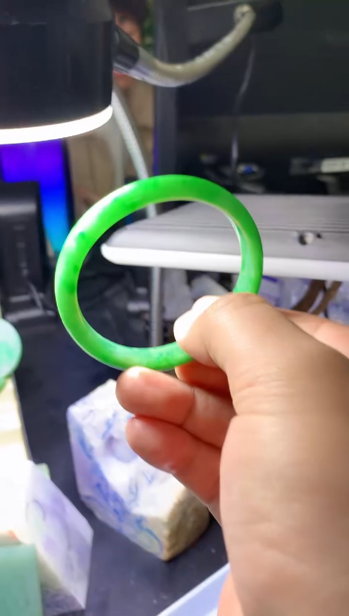 颈饰未镶嵌翡翠挂件