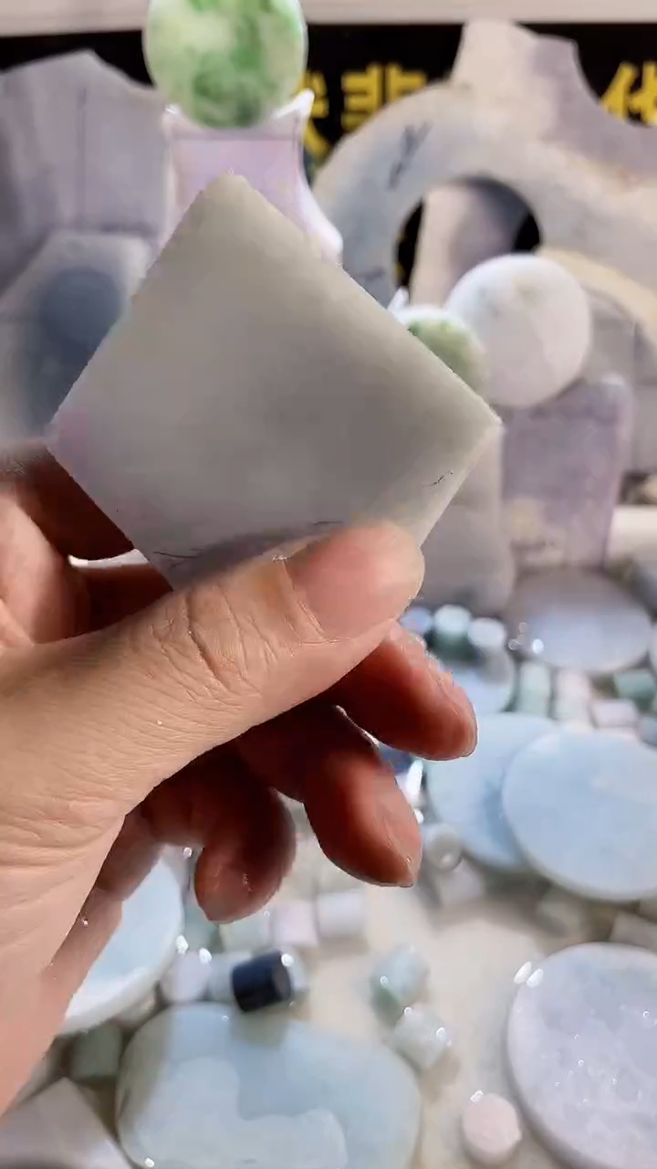 翡翠未镶嵌颈饰翡翠146