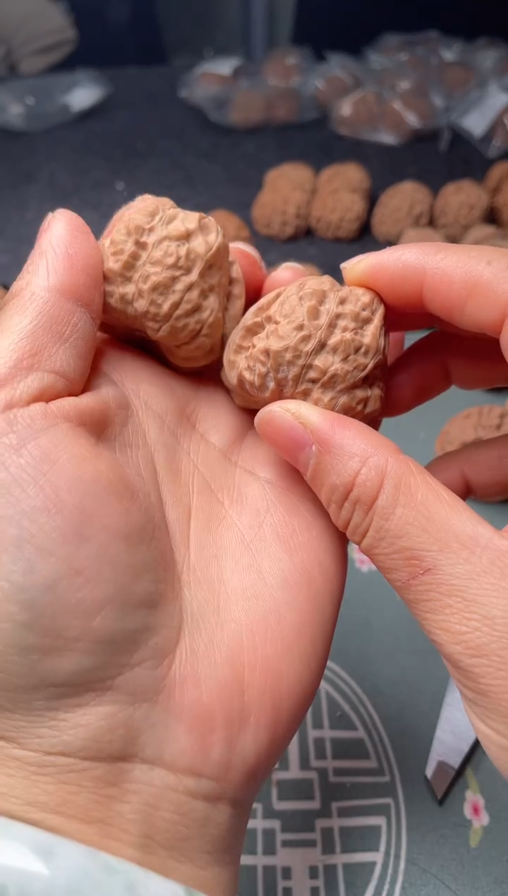 把件文玩核桃w167  蛤蟆头 37尺