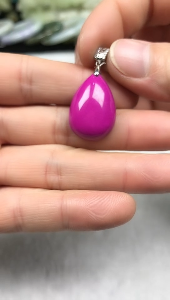 【闪购商品】石英质玉吊坠(赠链)银S925镶嵌吊坠