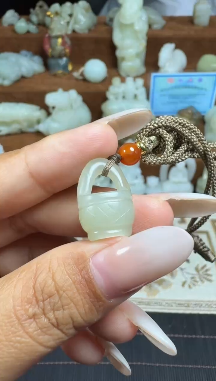 颈饰未镶嵌和田玉1
