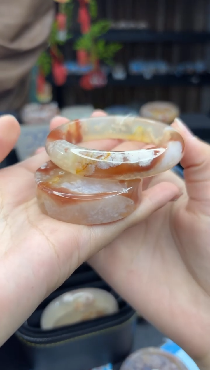 【闪购商品】石英质玉手镯未镶嵌550（55圈赠送镯心）