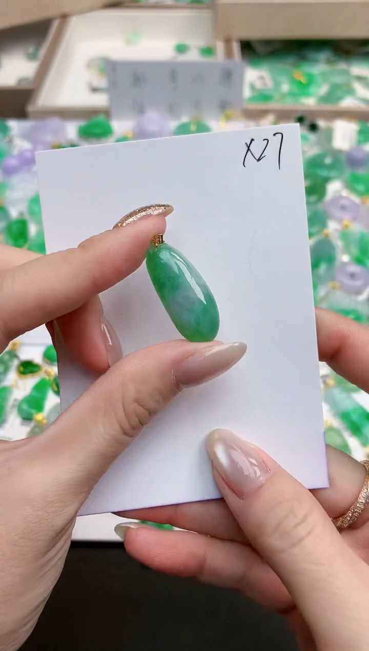 颈饰18K金镶嵌翡翠天然缅甸A货翡翠