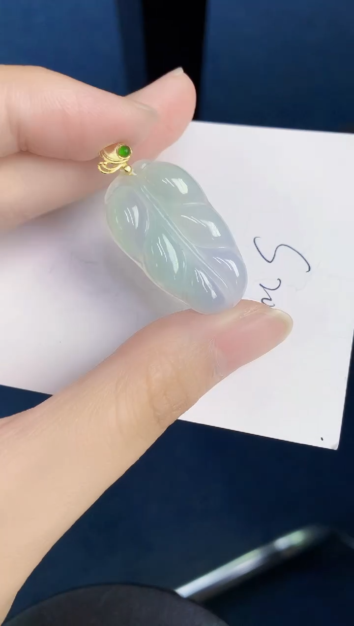 翡翠未镶嵌颈饰天然翡翠缅甸A货