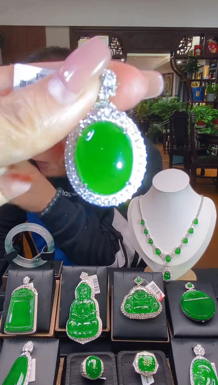 【闪购商品】翡翠吊坠(不含链)未镶嵌翡翠吊坠