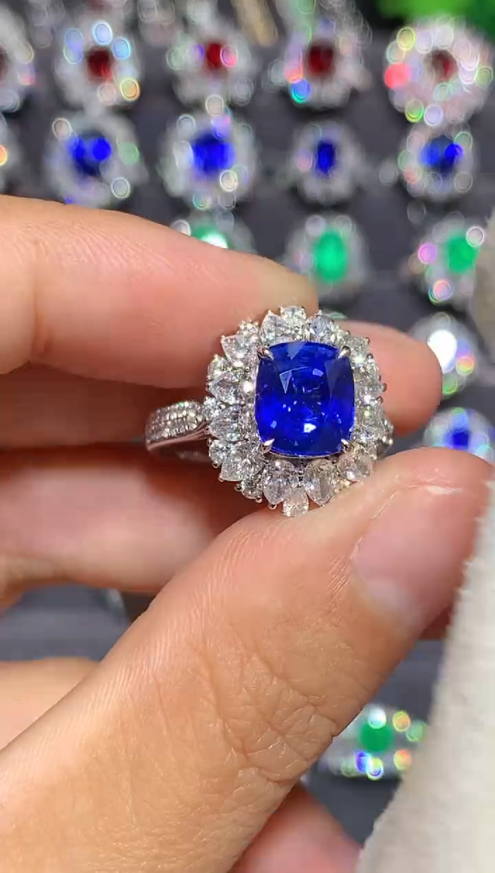 戒指蓝宝石18K金镶嵌2.64CT