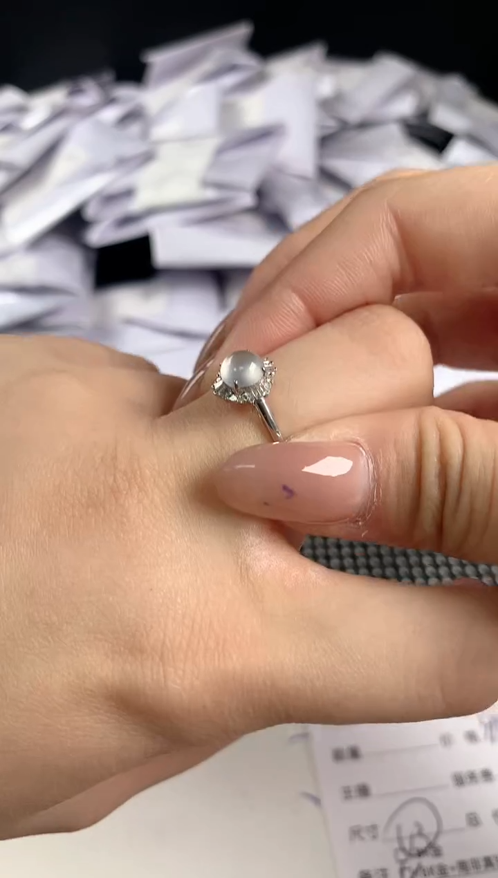 【闪购商品】翡翠戒指18K金镶嵌70