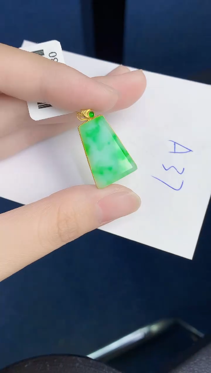 【闪购商品】翡翠颈饰18K金镶嵌000000000