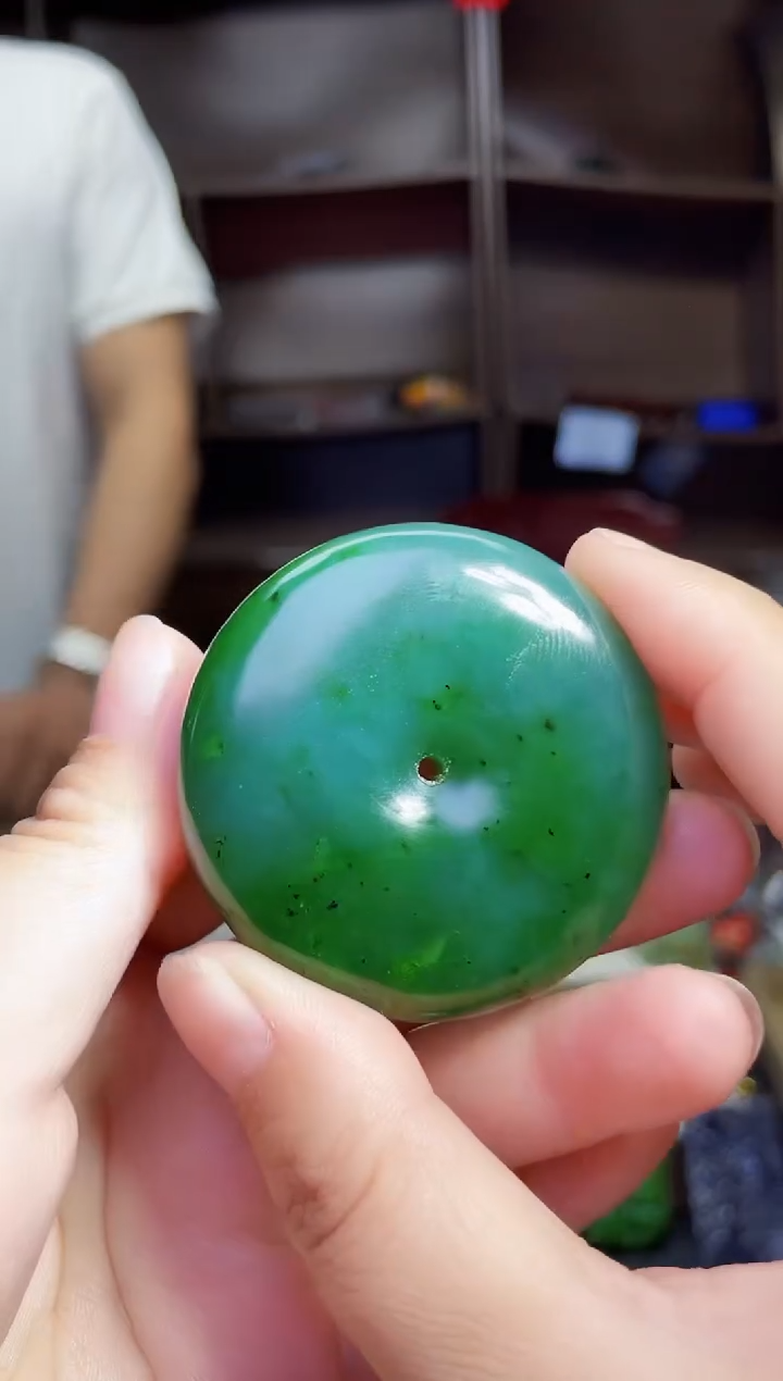 和田玉未镶嵌颈饰1