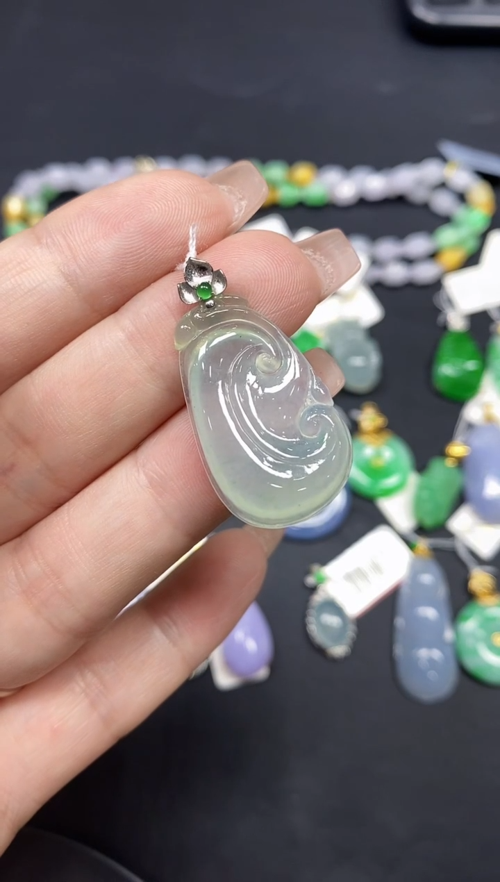 吊坠(不含链)18K金镶嵌翡翠如意18K金扣镶嵌@@CMT