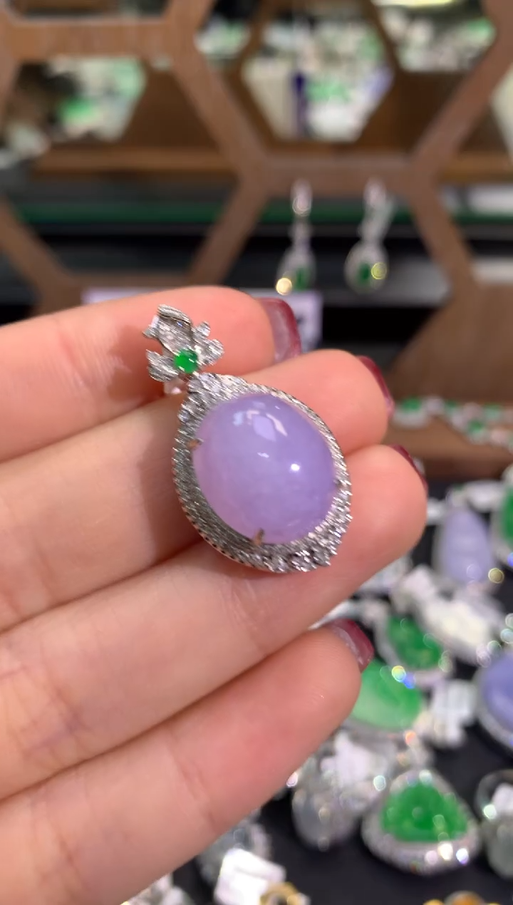 【闪购商品】翡翠吊坠(不含链)18K金镶嵌吊坠