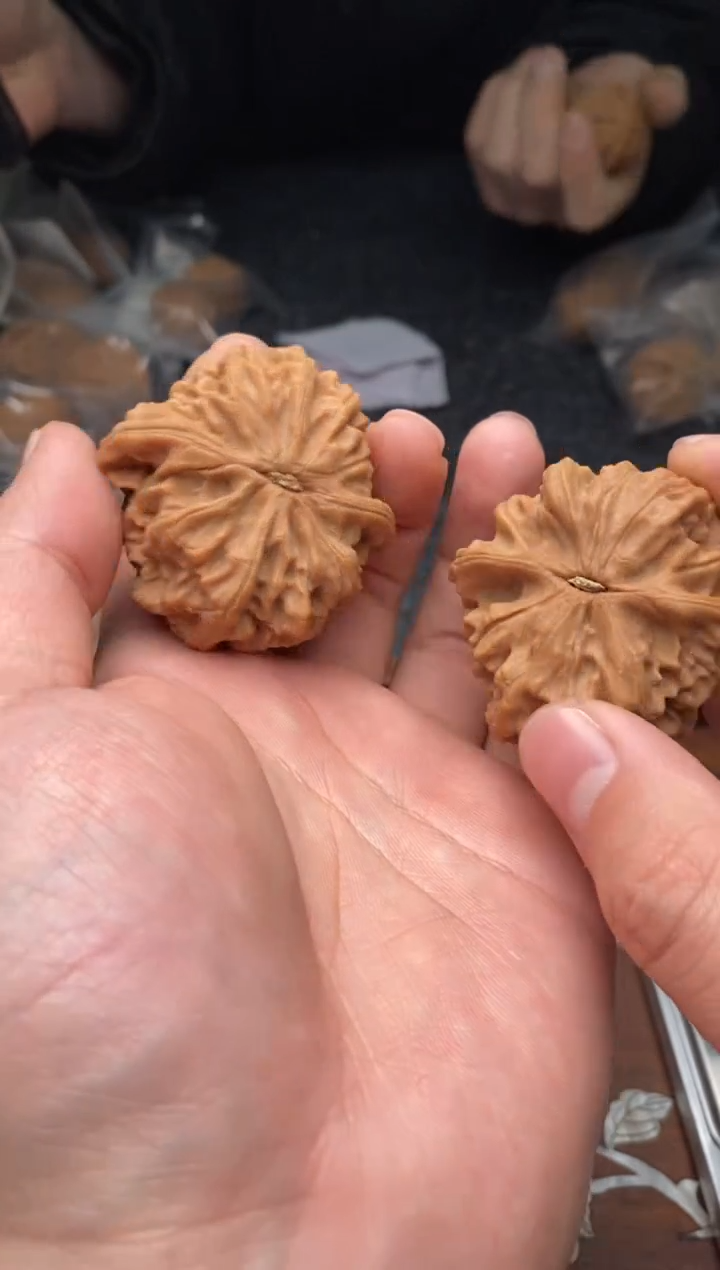 【闪购商品】文玩核桃把件G139号46尺鸡心