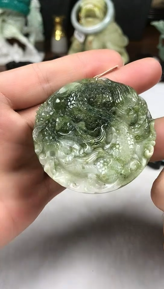 颈饰未镶嵌碧玺龙牌