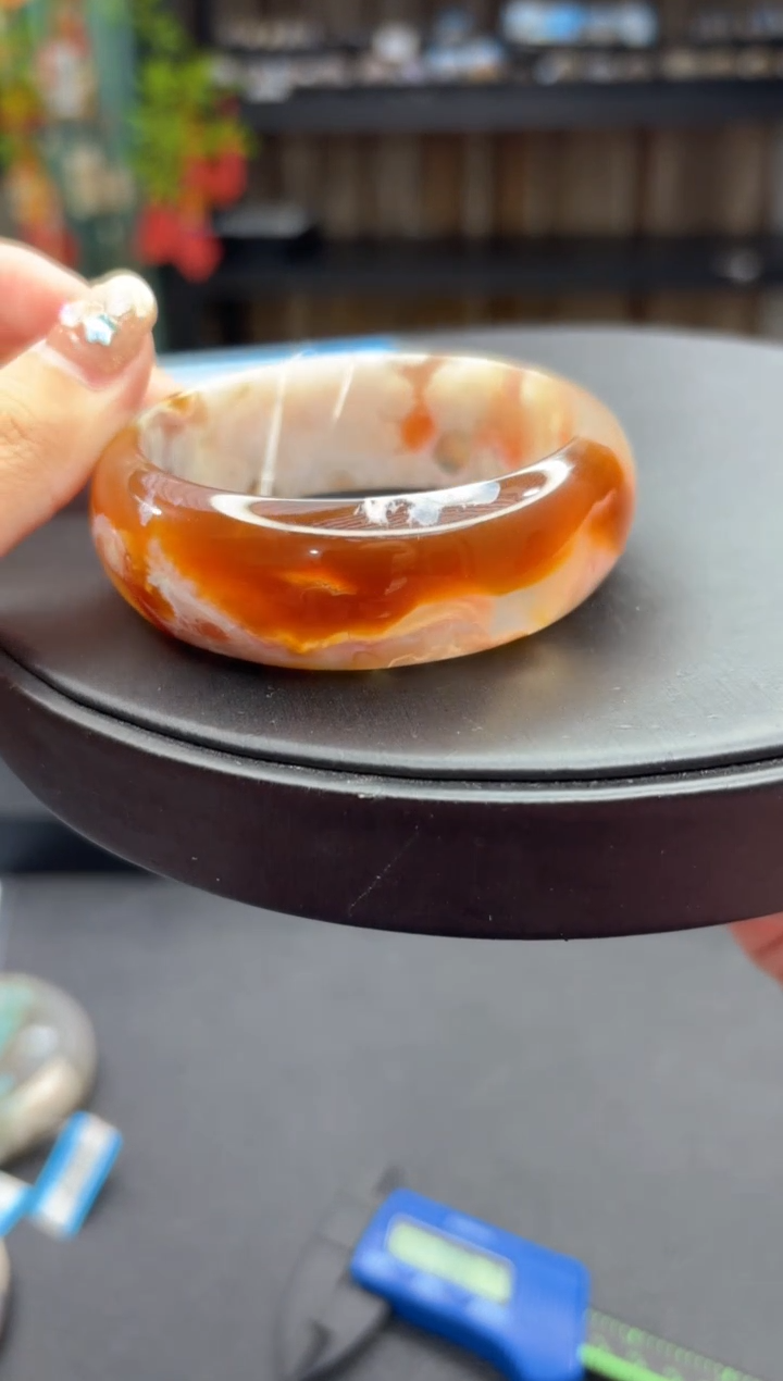 【闪购商品】石英质玉手镯未镶嵌201（56圈）