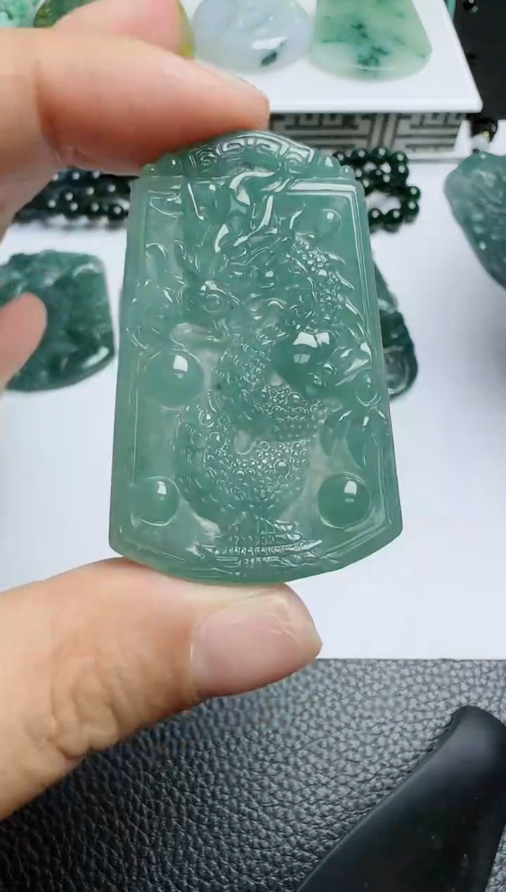 【闪购商品】翡翠吊坠(不含链)未镶嵌1