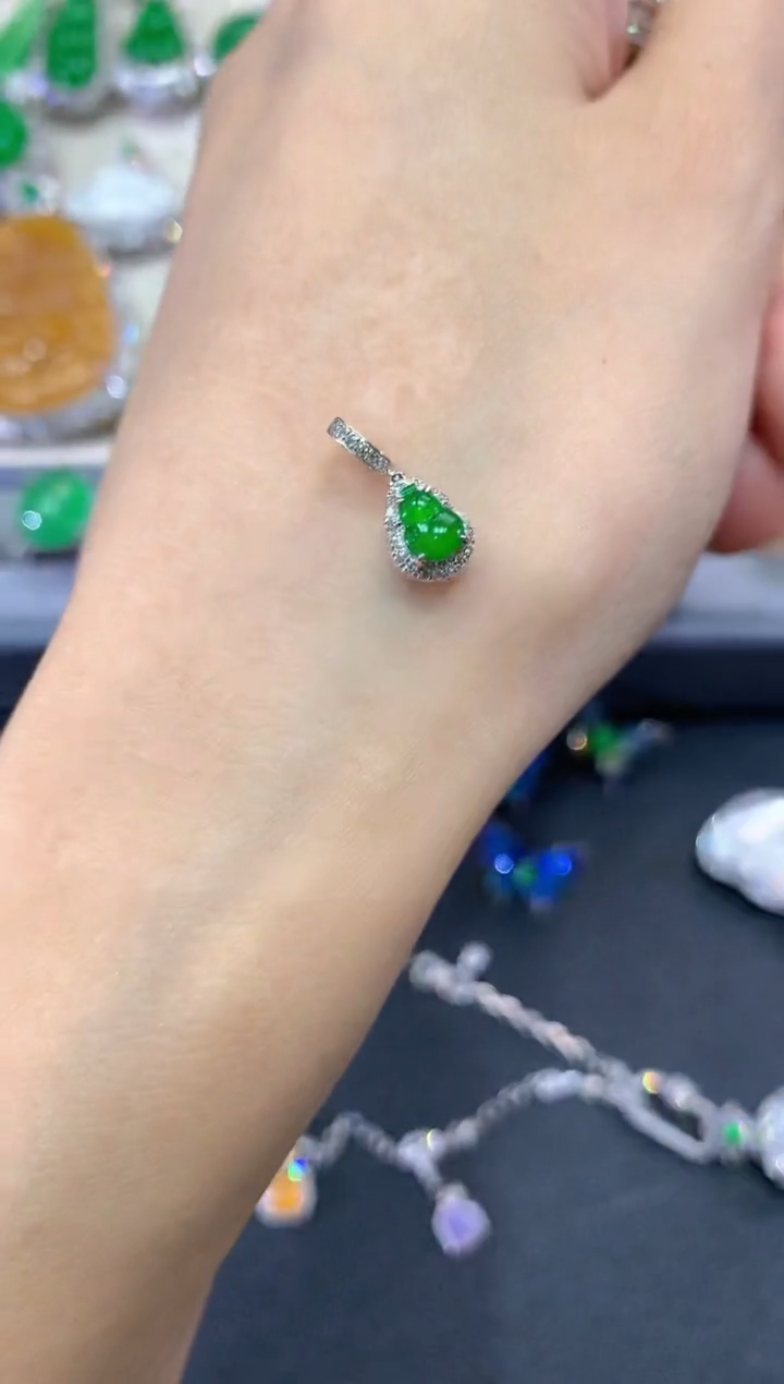 【闪购商品】翡翠吊坠(不含链)18K金镶嵌q103