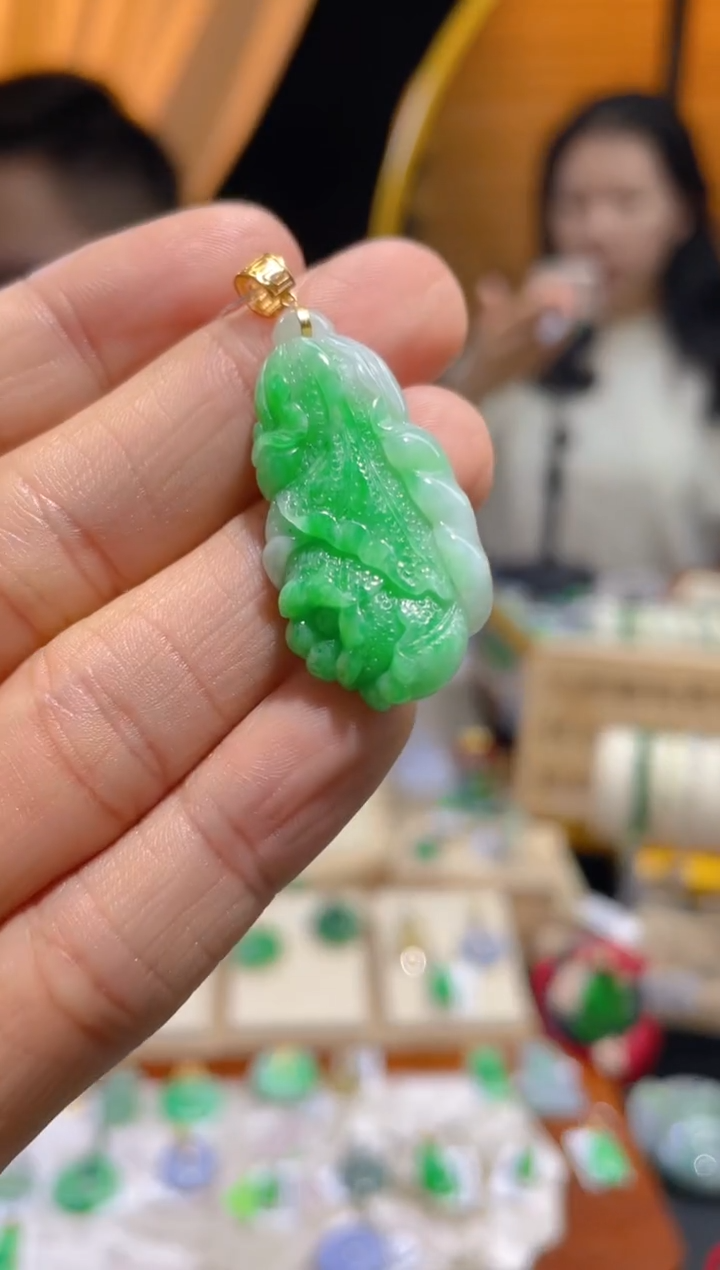 【闪购商品】翡翠颈饰18K金镶嵌假一赔三