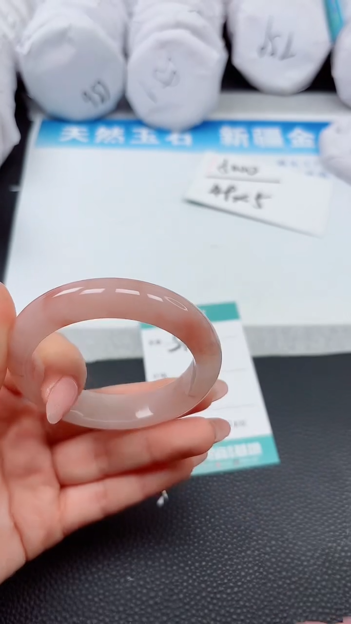 【闪购商品】石英质玉手镯未镶嵌A399
