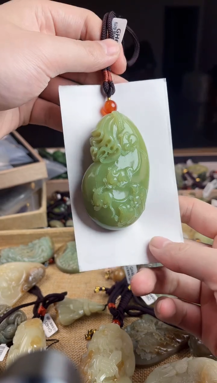 颈饰未镶嵌和田玉1