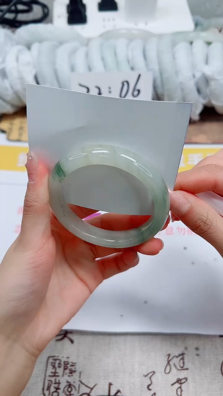 【闪购商品】石英质玉手镯未镶嵌k4-55