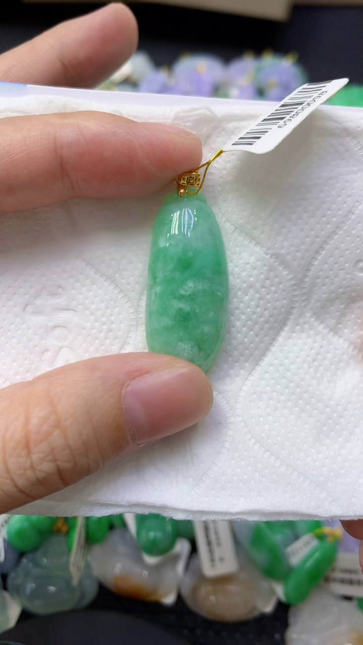 颈饰未镶嵌翡翠天然缅甸翡翠A货