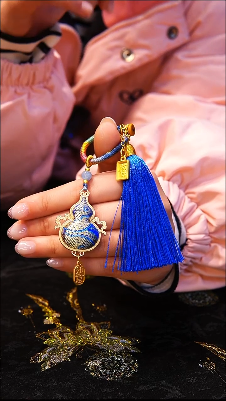 大碗茶器宋锦葫芦挂件