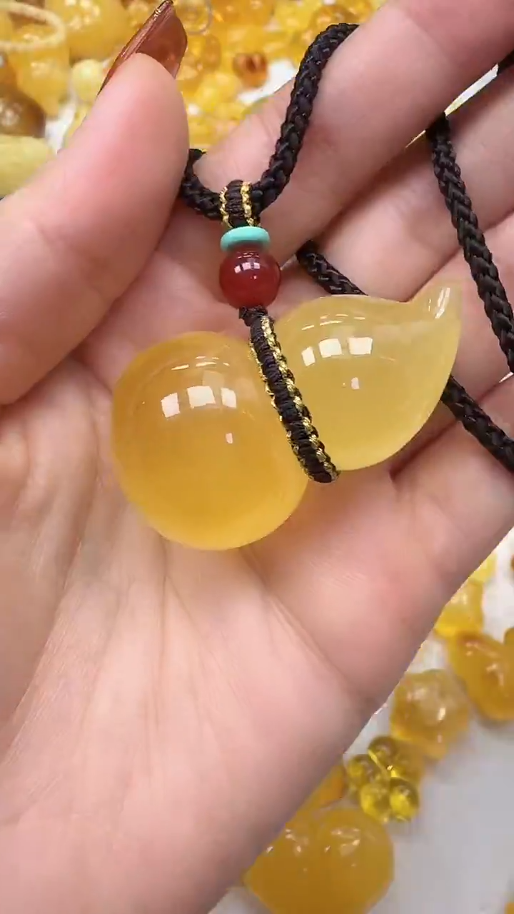 裸石琥珀未镶嵌如图